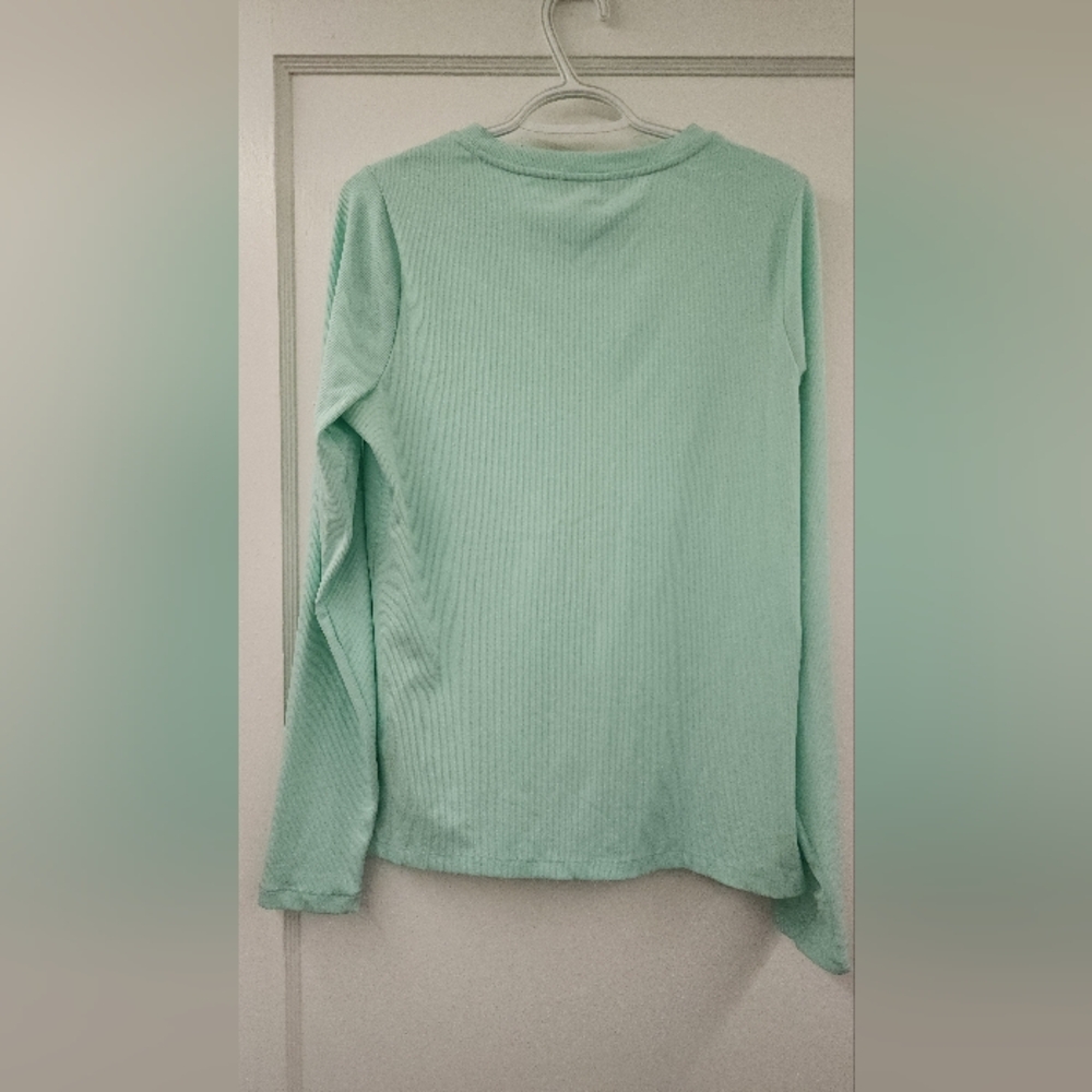Athleta Uptempo Ribbed Henley Long Sleeve Shirt Mint Green V Neck L NWOT - Picture 3 of 8